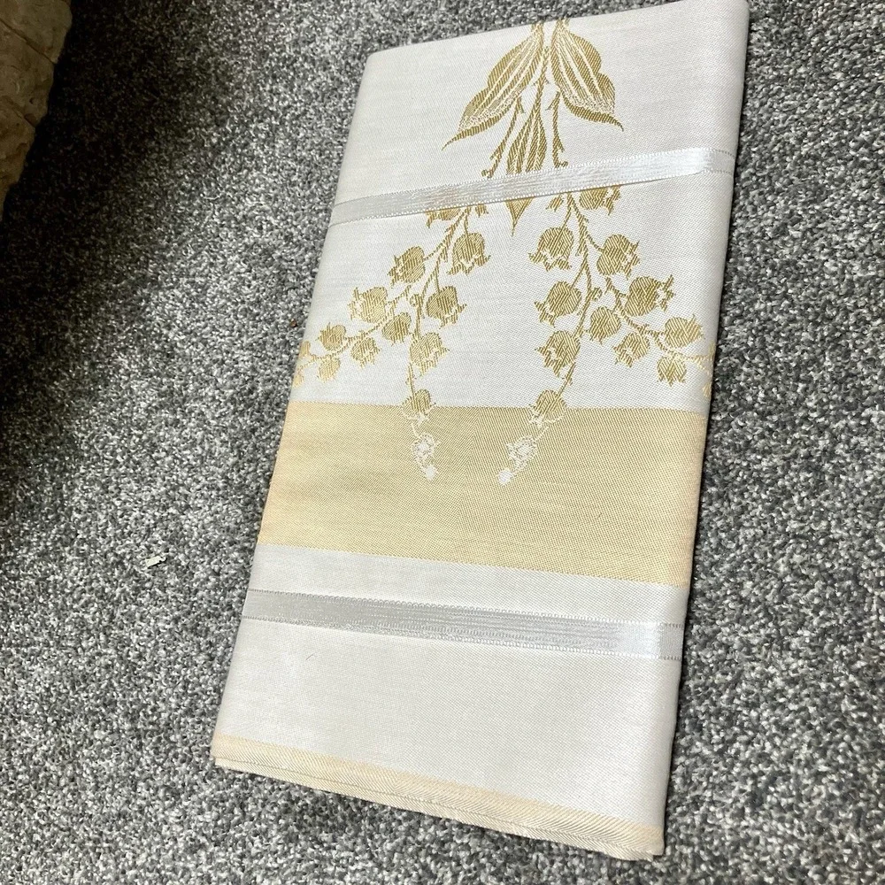 NEW VTG Made in Japan Cotton Rayon Damask Tablecloth 52x70 NOS Cream Gold Floral